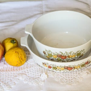 Corning Ware USA-skål "Schalottenlök, Mejram" eller "Rosmarin" efter eget val