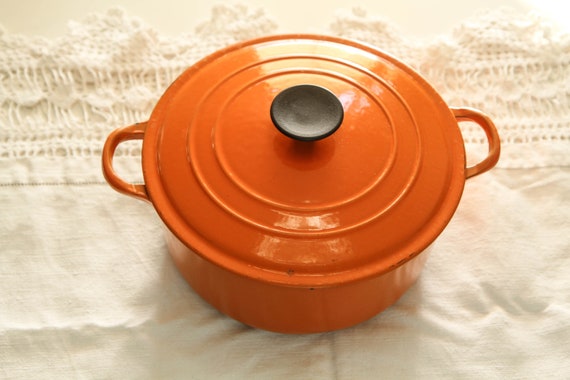 Nouvelle Cast Iron Casserole - 24cm - Red