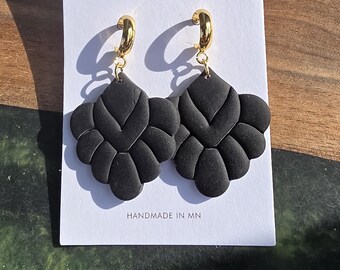 Laurel geflochtene Ohrringe aus Polymer-Ton: Handgemachtes elegantes Statement, hypoallergen