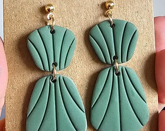 Grüne Boho Ohrringe aus Polymer Clay