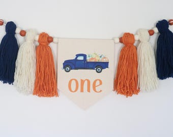 Banner de silla alta con diseño de camión de calabaza: decoración de otoño para el primer cumpleaños