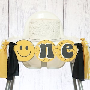 Happy Face Highchair Banner: Groovy First Birthday Decor
