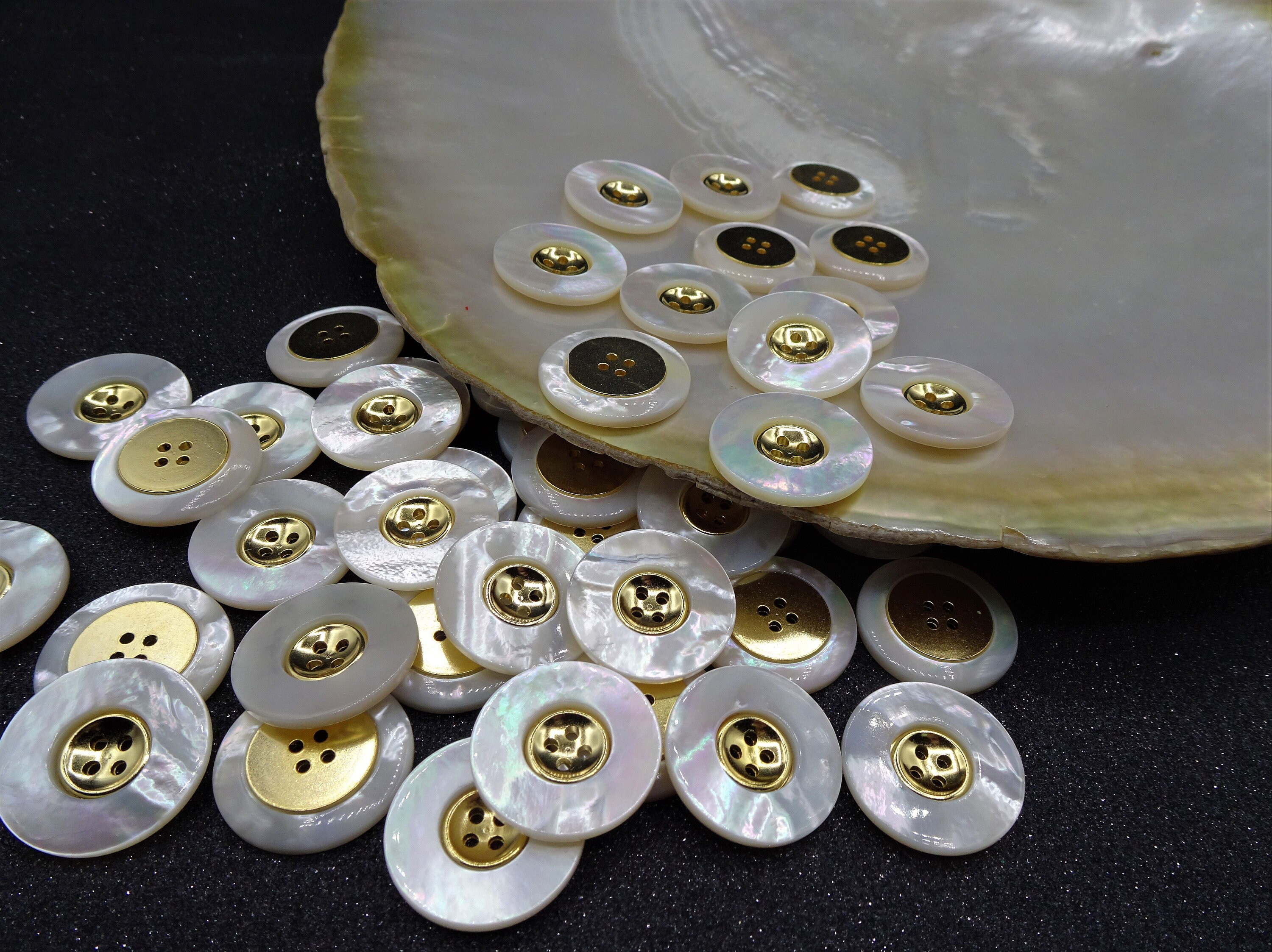 bot-n-joya-en-blanco-madre-de-perla-18-mm-5pz-con-centrado-en-etsy