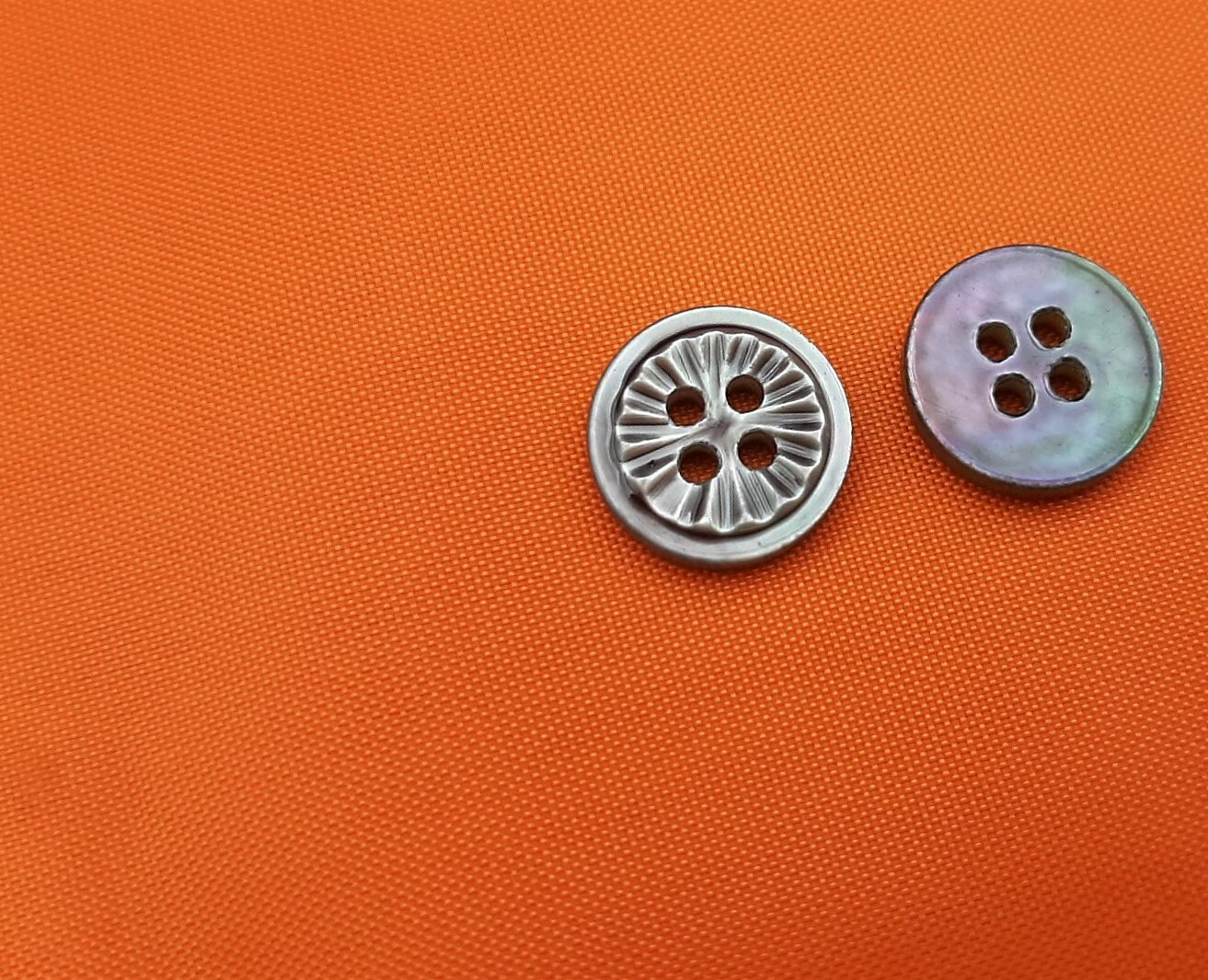 Gray Mother Of Pearl Buttons Set - 11 Piece, 3 Large (19.5mm) & 8 Small, For Suits & Blazers