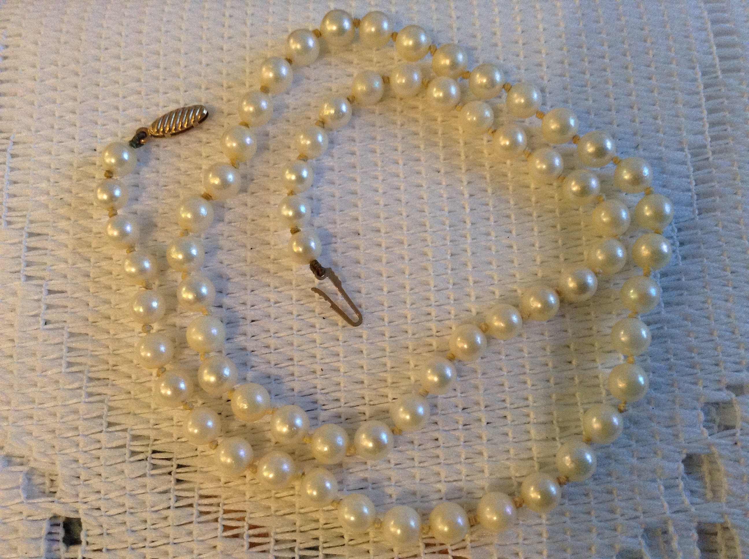 Single strand pearl necklace with 9ct gold closure 17 Etsy