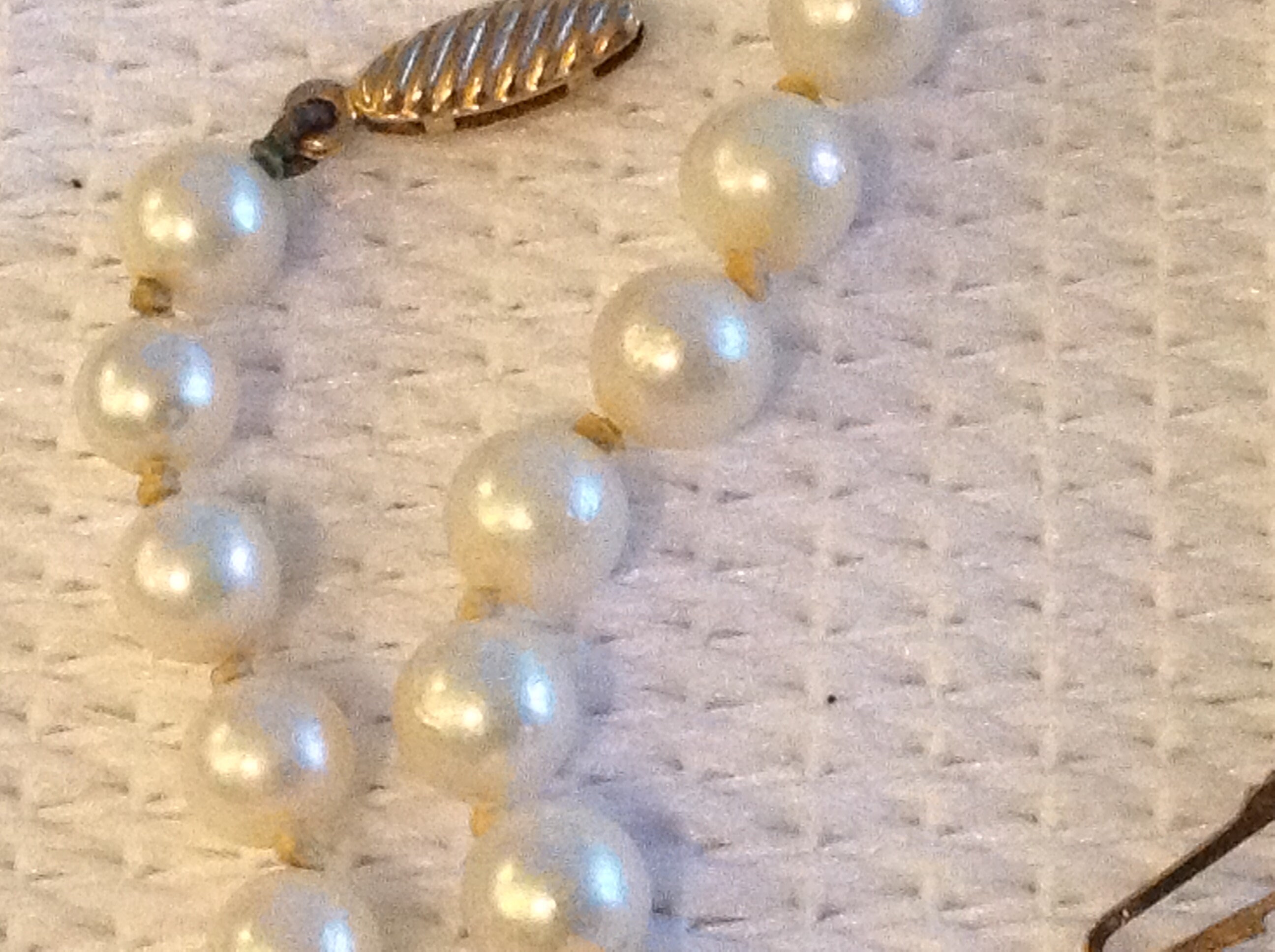 Single strand pearl necklace with 9ct gold closure 17 Etsy