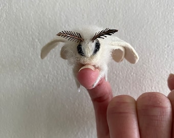 Silk moth, needle felted, moth figurine, decoration, handmade, posable.