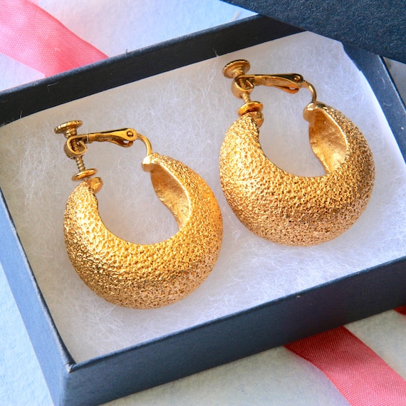 Still on original card with price tag Vintage Designer HOBE Clip-on with roller Classy Gold Double Loop Hoops Textured New Old Stock