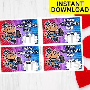 Könnte beinhalten: Vier Valentinstagskarten mit einem Cartoon-Hund in blauer Uniform. Auf jeder Karte steht der Text "Happy Valentine's Day!" und "From:". Die Karten haben einen roten, blauen und lila Hintergrund mit einem Comic-Design.