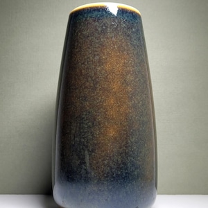 Arabia of Finland Mid-Century Vase by Gunnel Sallmen with a Blue & Brown Flambe Hare Fur Glossy Glaze, Signed, 7"H