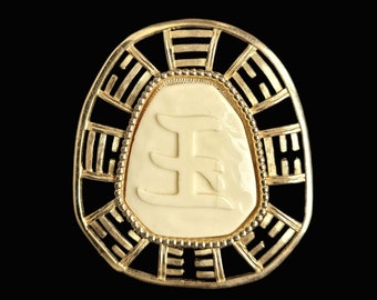 Hattie Carnegie Large Oriental Asian Chinese Style Gold Tone Brooch and Pendant - Book Piece - Signed Cartouche, 2.75&quot;L