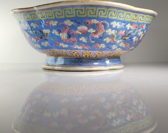 19th Century Tongzhi Period of the Qing Dynasty Scalloped Famille Rose Footed Bowl with Clouds, Bats, & Peaches, Turquoise Interior, 9"W