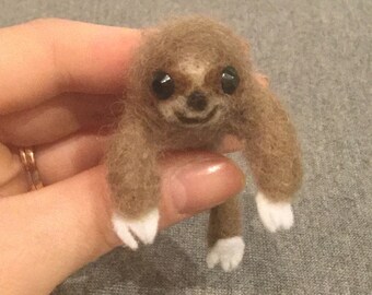 Needle Felt Sloth Baby - Miniature Felt Sloth - Mothers Day Gift - Sloth Art - Sloth Plush - Sloth Miniature - Felt Animals - Sloth Fabric