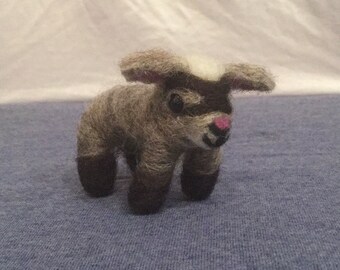 Needle Felt Pygmy Goat - Miniature Goat - Felted Goat Plush - Goat Figurine - Felt Animals - Kawaii - Baby Goat - Goat Ornament - Farm