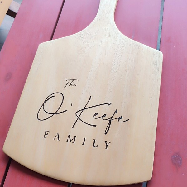 Personalized Pizza Paddle Board, Handmade Pizza Peel, Pizzeria Gift, Wooden Pizza Serving Tray Engraved, Custom Family Name Pizza Gift