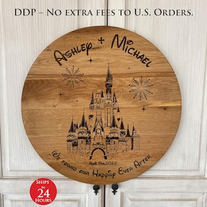 Tagliere Disney Happily Ever After, regalo di anniversario personalizzato del castello Disney, tagliere con silhouette del castello della principessa, regalo per sposi novelli