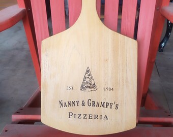 Pizza Paddle, Engraved Pizza Charcuterie Board, Wood Pizza Pan, Tray, Personalized Family Pizza Night, Gift for Pizza Lovers, Pizzeria Gift