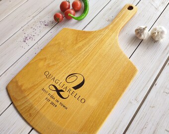 Pizza Paddle, Engraved Pizza Charcuterie Board, Wood Pizza Pan, Tray, Personalized Family Pizza Night, Gift for Pizza Lovers, Pizzeria Gift