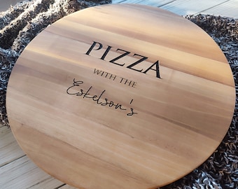 Planche à pizza personnalisée, plateau, cadeau d’amateur de pizza, décor de pizzeria, cadeau de soirée pizza, planche de service de pizza gravée au nom de famille, cadeau de fan de pizza