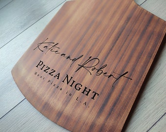 Tagliere per pizza personalizzato, pala per pizza intagliata, serata pizza in famiglia personalizzata, regalo per gli amanti della pizza inciso, pala per pizza, regalo di inaugurazione della casa