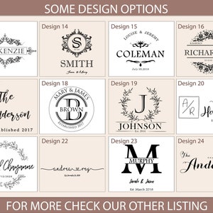 Puede incluir: Un gr&aacute;fico con 24 opciones de dise&ntilde;o diferentes para letreros de madera personalizados. Cada dise&ntilde;o presenta una fuente, un gr&aacute;fico y un dise&ntilde;o &uacute;nicos. Los dise&ntilde;os incluyen nombres, fechas y otros detalles personalizados.