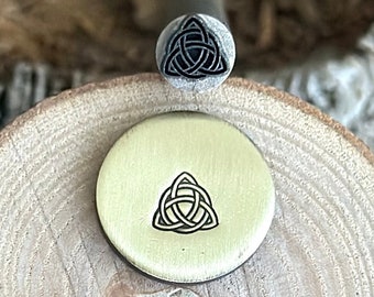 KELTIC KNOTEN Metall Stempel || Triquetra Metall Würfel || Metallstempel || Schmuck-Stanzer | Stahlstempel | Winziger Metallstempel