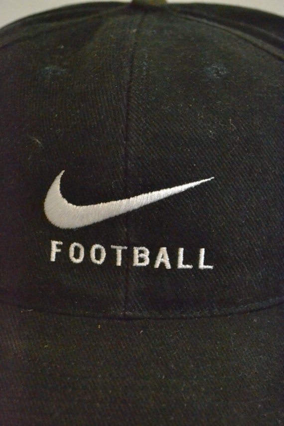 Afhankelijkheid biografie In de genade van Nike New Era Zwarte Voetbal Dad Cap - Etsy Nederland