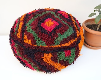 Ręcznie robiony dywanik kilim, puf z wełny tureckiej w stylu vintage