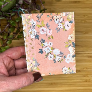 Floral Junk Journal: Boho Mini Junk Journal, Handmade Journal for Creative Writing