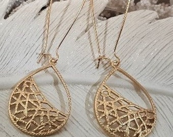 Gold teardrop filigree earrings, Gold drop earrings, Basket weave earrings, Gifts for her, Birthday gifts, Elegant jewelry, Anniversary gift