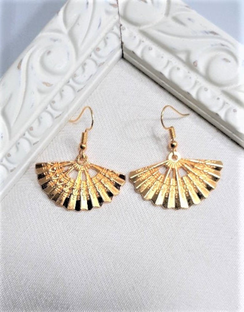 Gold Fan Earrings Fan Shaped Earrings Gold Earrings Gifts Etsy