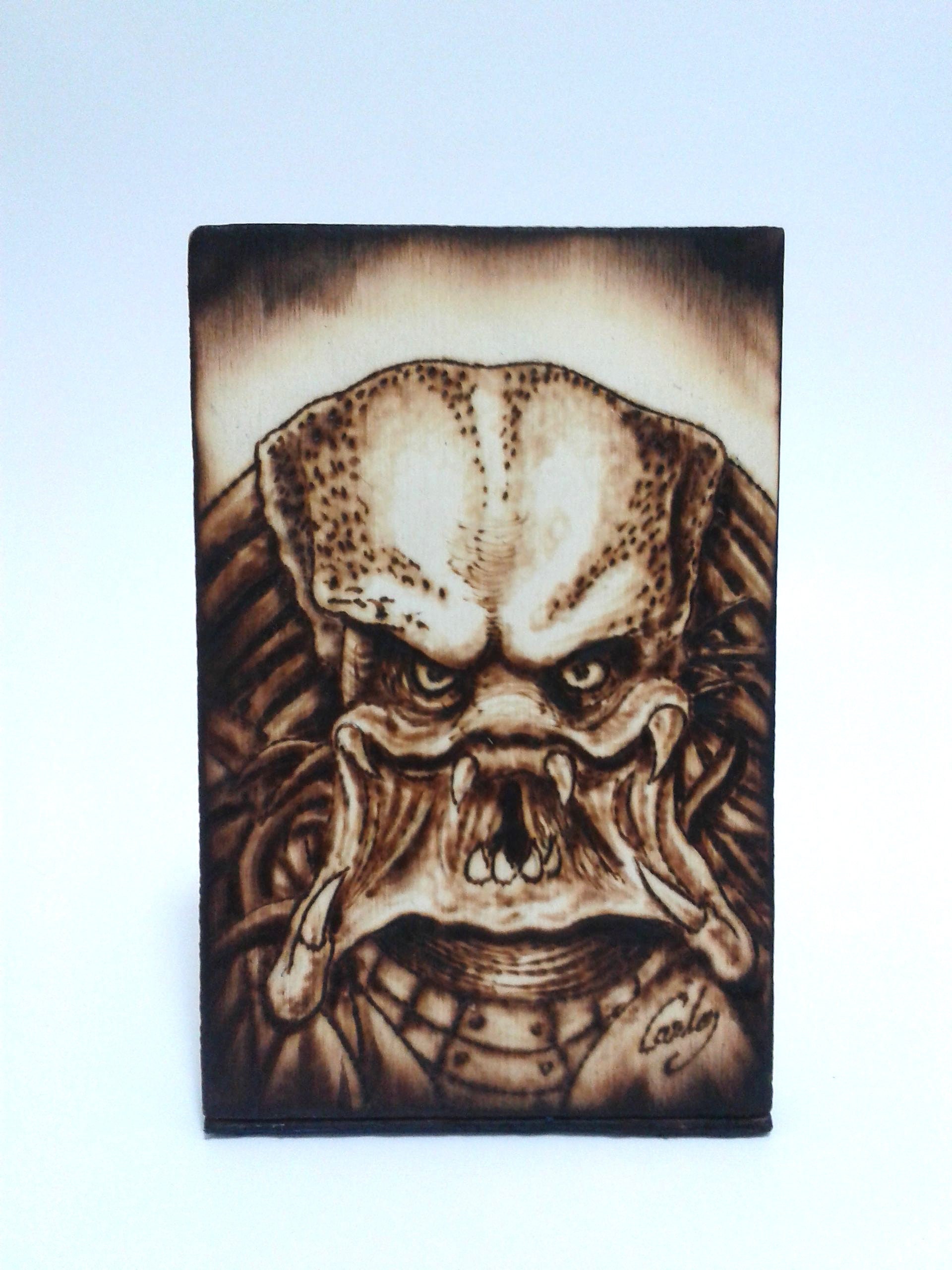 PREDATOR - Pyrography (wood burning drawing) 15 x 10 cm