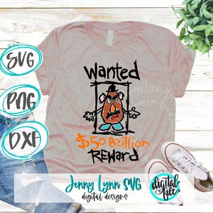 Op de afbeelding: Een roze T-shirt met een zwart-witte tekening van meneer Aardappel met de tekst "Wanted 50 miljard dollar beloning".