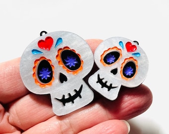 Boucles d'oreilles fantaisistes en acrylique crâne en sucre, Halloween Dia de Los Muertos percées ou à clipser