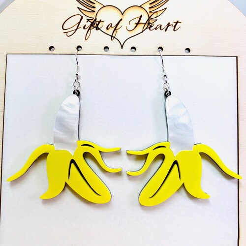 Pendientes acrílicos con forma de plátano amarillo, pendientes llamativos de frutas perforados o con clip