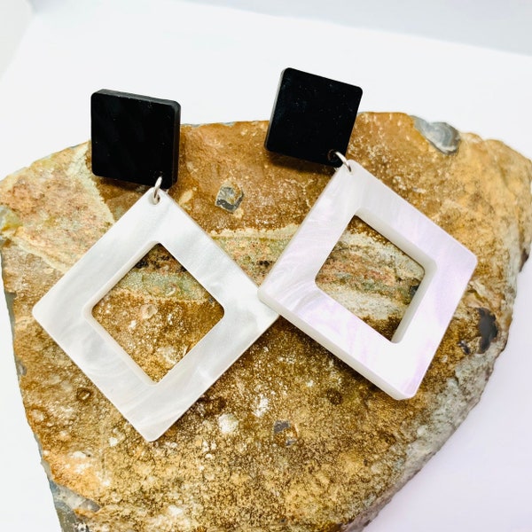 Boucles d'oreilles géométriques noires et blanches en acrylique, boucles d'oreilles carrées avec tiges en argent sterling