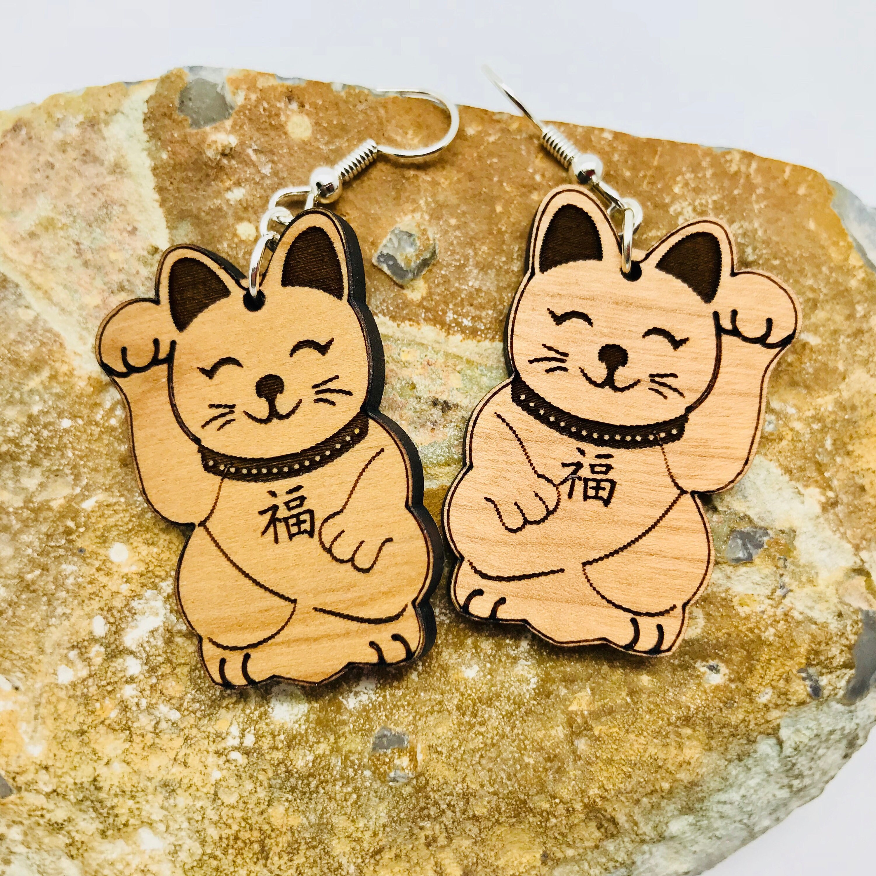 ヴィンテージ　矢箱　矢付き　猫足　木製 ヴィンテージ 矢箱 矢付き 猫足 木製 美術品・アンティーク