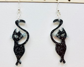 Boucles d'oreilles en acrylique chat noir pailleté impertinent, boucles d'oreilles félines, cadeau d'amour de chat percé ou à clip