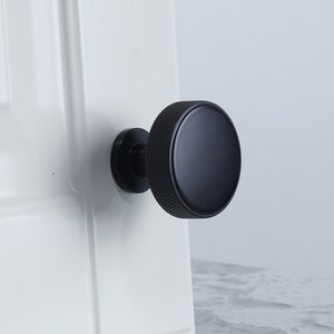 Diamond Knurling 1 3/8 Inches Diameter Round Knob and 128 MM, 160 MM, 192 MM Center to Center Pull with Backplate in Premium Solid Brass