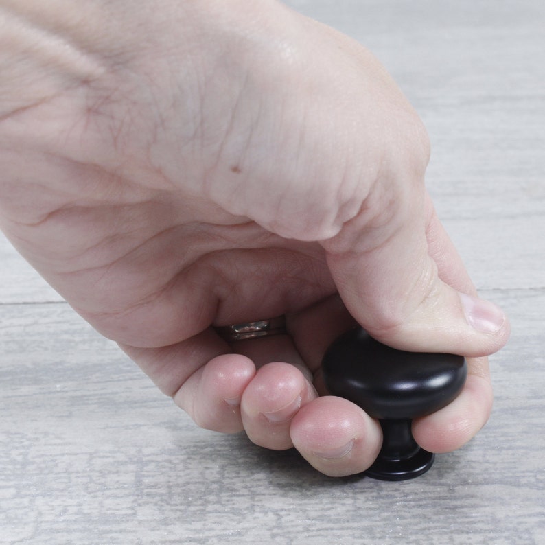 Matt schwarzer runder Kommode Kommode Knauf | Etsy