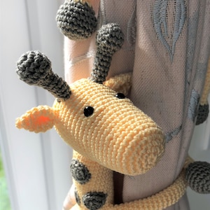 Pair of Crochet Giraffe Curtain Tie Backs, Animal Curtain Ties, Nursery Curtain ties