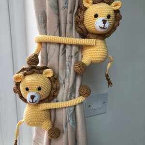 Pair of Crochet Lion Curtain Tie Backs, Animal Tiebacks, Nursery Decor image 8