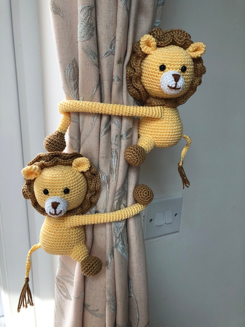 Pair of Crochet Lion Curtain Tie Backs, Animal Tiebacks, Nursery Decor image 8