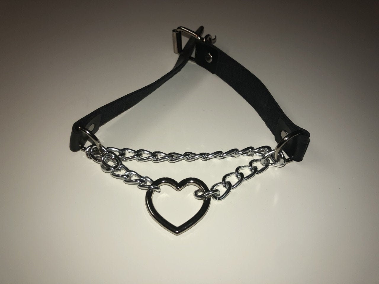 Double Chain Heart Choker, Vegan Leather Choker, Choker Collar, Heart Choker, BDSM-gear for women, bdsm choker, bdsm collar, collar bdsm