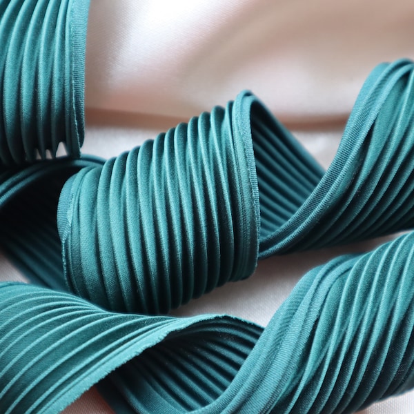 Silk Shibori Ribbon N35, Shibori Ribbon, Natural Silk, Non-toxic paint shibori jewelry making, Jewelry making and beading, Emerald silk