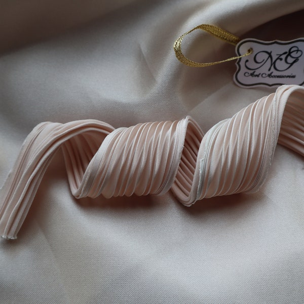 Silk Shibori Ribbon N19, Shibori Ribbon, Natural Silk, Non-toxic paint, shibori jewelry, Jewelry making, beading, beige shibori, beige silk