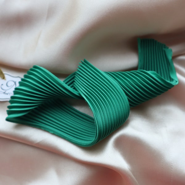 Silk Shibori Ribbon N47, Shibori Ribbon, Natural Silk, Non-toxic paint, shibori jewelry making, Jewelry making and beading, Green Shibori