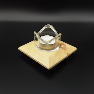 Duftendes Zirbenholz, Kerzenhalter im schlichten und edlen Design. Liebe zum Detail u. Handarbeit. Das Teelichtglas ist ein Geschenk für Sie