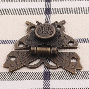 antique embossed box latch 50*45mm Vintage hasp &quot;butterfly&quot; box hardware chest suitcase buckle metal lock catch boxes making