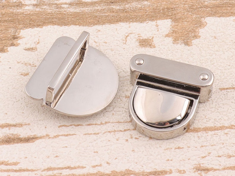 P-2951-NIC Nickel Finish 1-3/8 Inch Ohio Travel Bag Turn Lock Zinc Alloy P-2951-NIC Nickel Finish 1-3/8 Inch Ohio Travel Bag Turn Lock Zinc Alloy